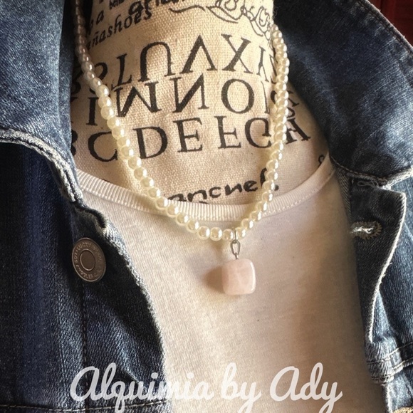 Pink quartz and faux pearls statement necklace - Picture 2 of 4